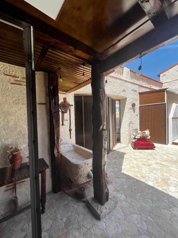 Maison d'hôtes Casa Ruina à Nava del Rey Extérieur photo